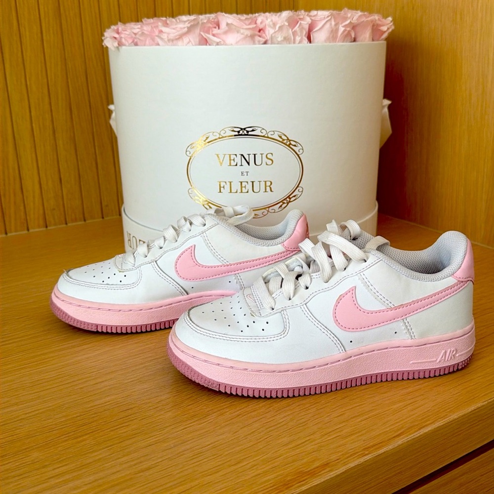 Gently loved Nike Air Force sneakers!